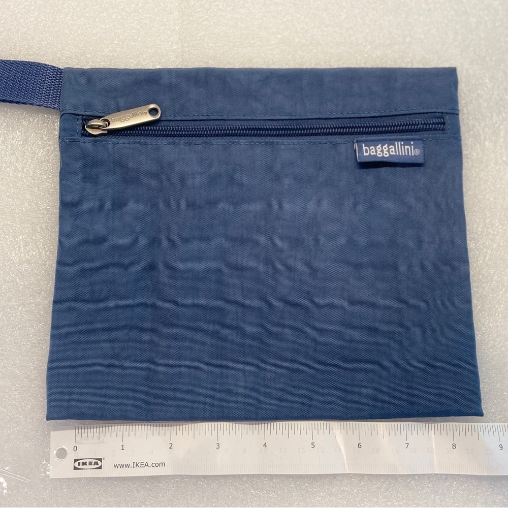 Baggallini Grey/Blue Medium Size Wristlet Pouch